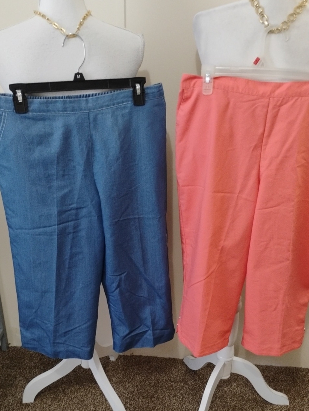 Alfred Dunner Blue and Coral Capris - Women's